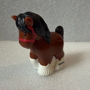 Extremely hard to find Fisher-Price little people Clydesdale Horse
